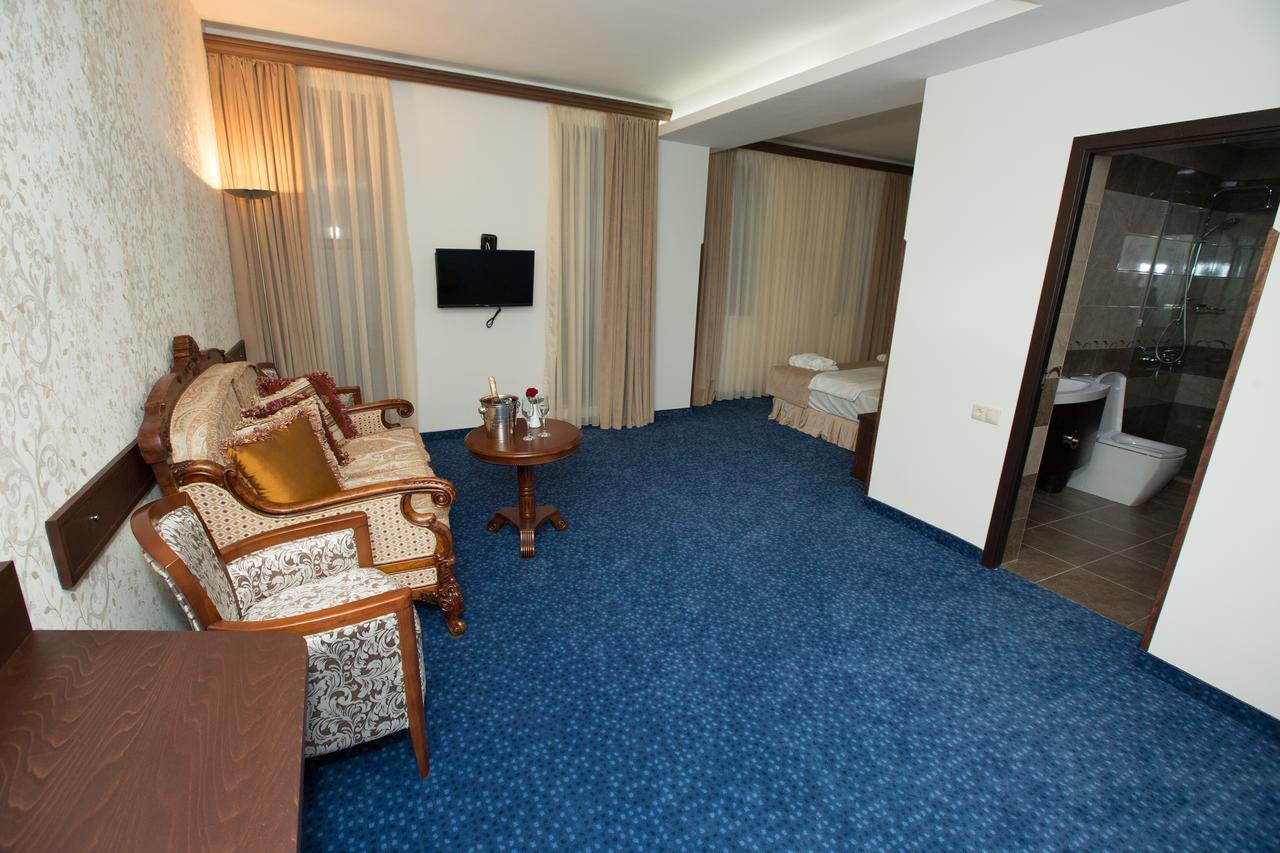 Faria Boutique Hotel ツァグカゾール エクステリア 写真