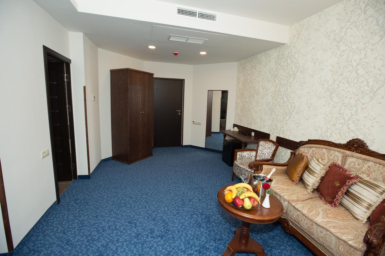 Faria Boutique Hotel ツァグカゾール エクステリア 写真
